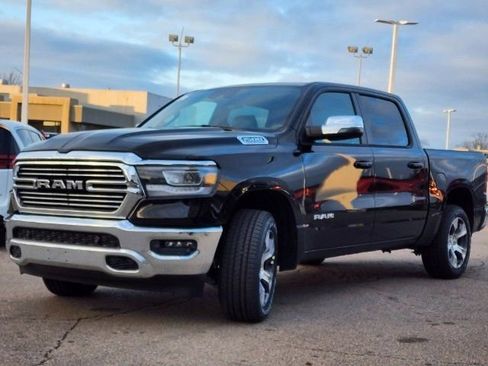 Used 2023 RAM 1500 Laramie AWD/4WD image 17