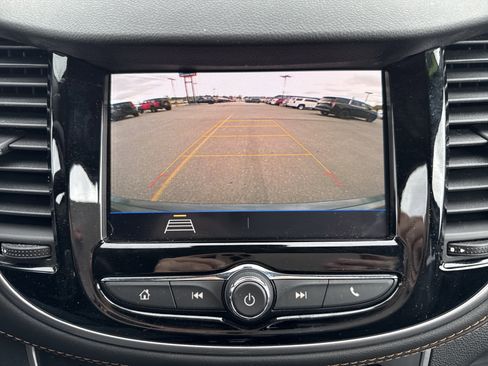 Used 2022 Chevrolet Trax LT w/ LT Convenience Package AWD/4WD image 26