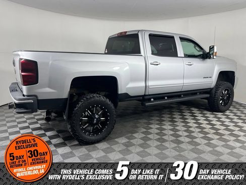 Used 2017 Chevrolet Silverado 2500 LT AWD/4WD image 3