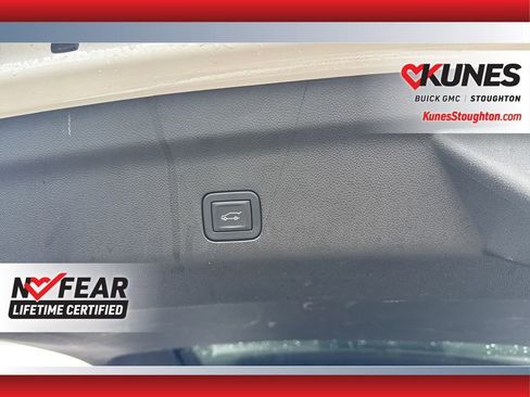 Used 2025 GMC Yukon XL Denali image 46