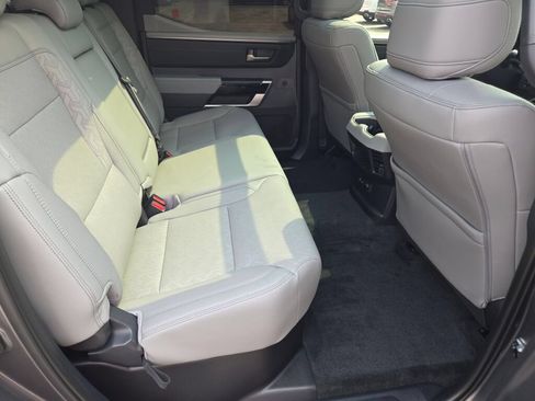 Used 2025 Toyota Tundra Limited AWD/4WD image 11