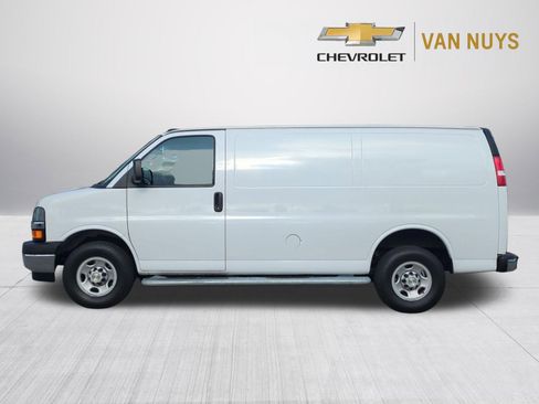 Used 2024 Chevrolet Express 2500 w/ Driver Convenience Package RWD image 8