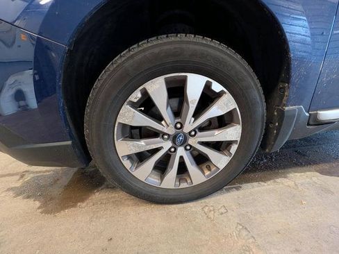 Used 2017 Subaru Outback 3.6R Touring AWD/4WD image 11