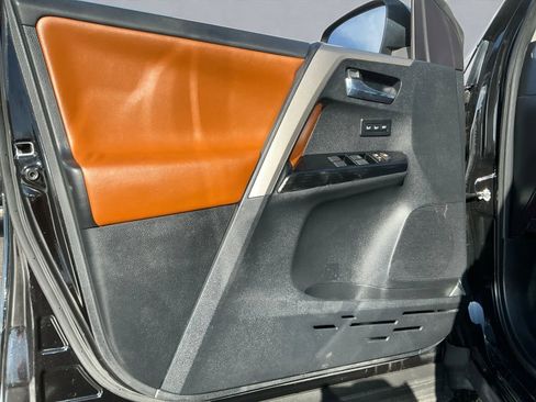 Used 2018 Toyota RAV4 Limited w/ Advanced Technology Package image 10