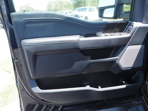 Used 2025 Ford F350 Lariat w/ Black Appearance Package AWD/4WD image 15
