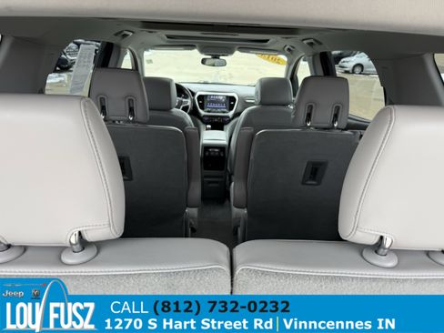 Used 2018 GMC Acadia SLT image 10