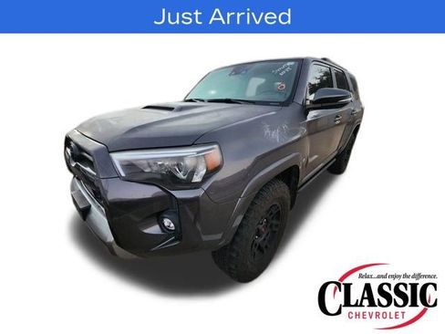 Used 2022 Toyota 4Runner TRD Off-Road Premium image 4
