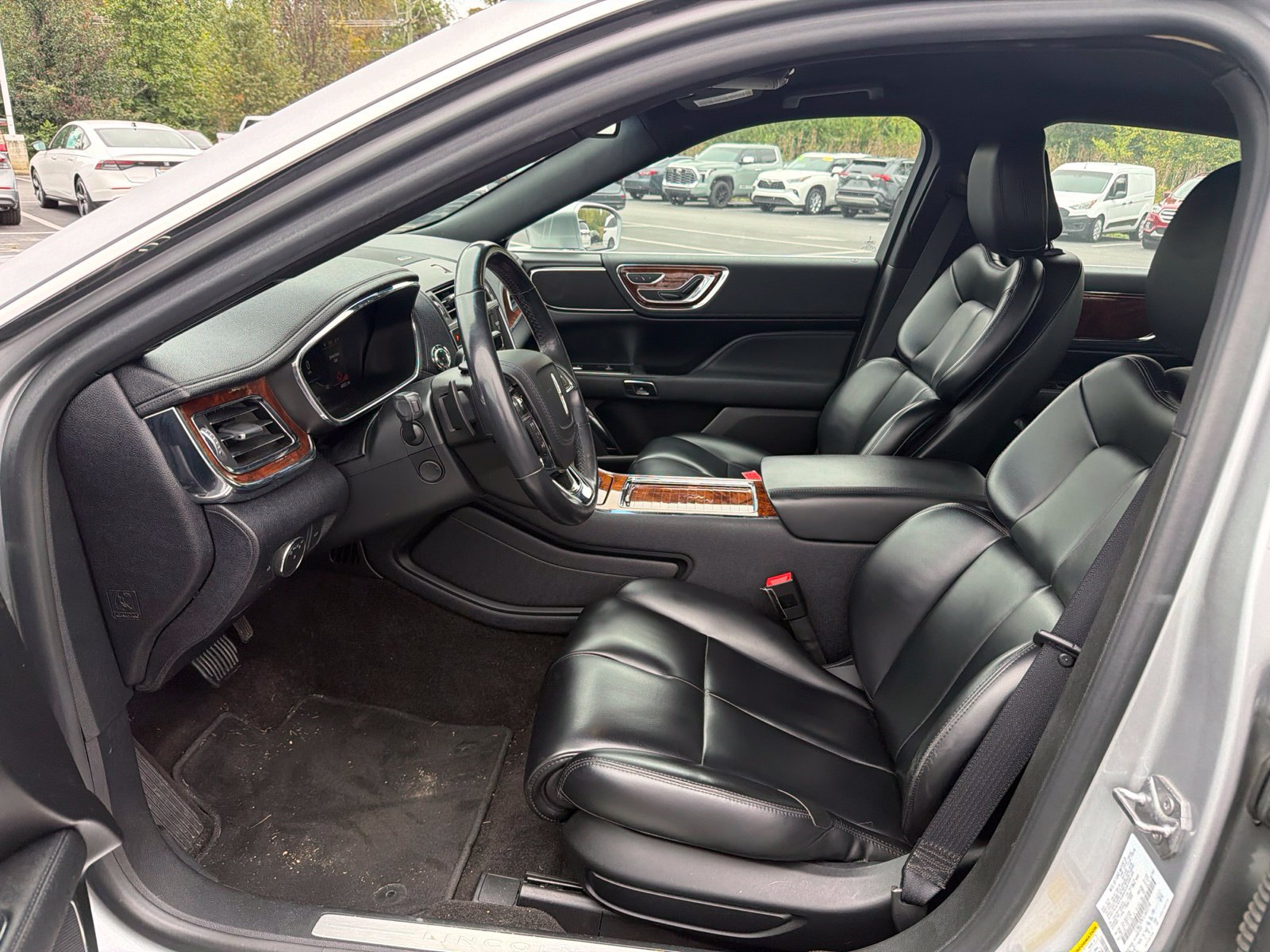 Used 2020 Lincoln Continental w/ Convenience Package FWD image 10