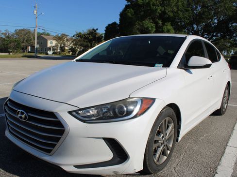 Used 2018 Hyundai Elantra SEL image 3