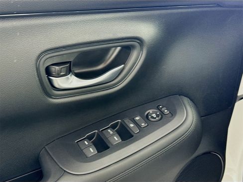 Used 2025 Honda HR-V LX image 15