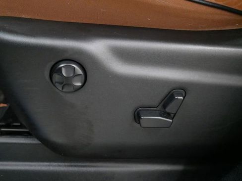 Used 2017 Jeep Grand Cherokee Summit image 16