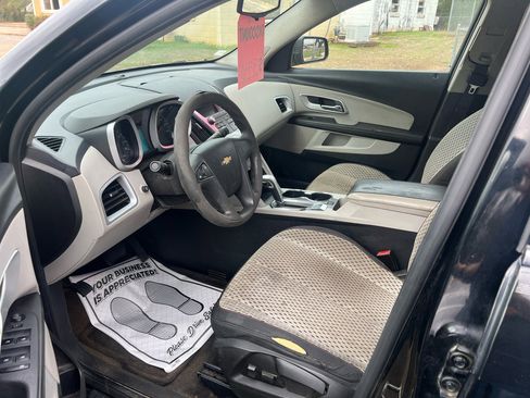 Used 2011 Chevrolet Equinox LS image 9
