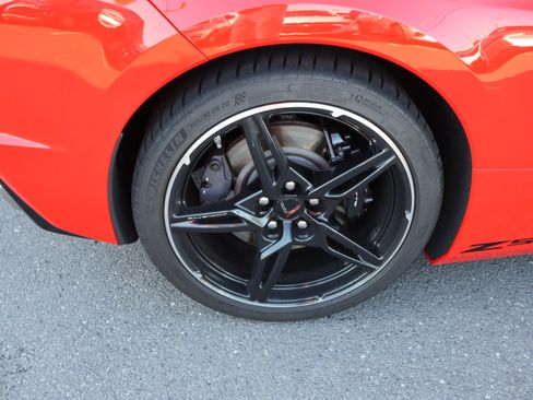 Used 2022 Chevrolet Corvette Stingray Preferred Cpe w/ Z51 Performance Package RWD image 35