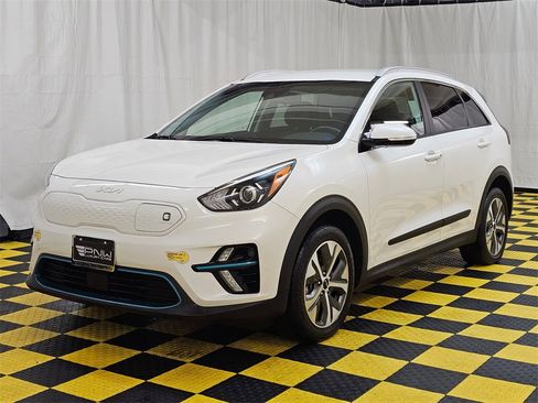 Used 2022 Kia Niro EX image 7