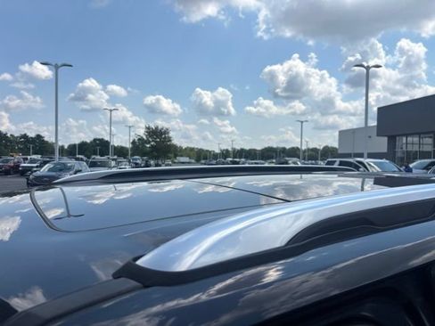 Used 2017 Ford Explorer Platinum AWD/4WD image 28