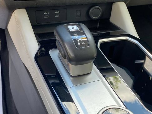 Used 2025 Mitsubishi Outlander SE AWD/4WD image 21