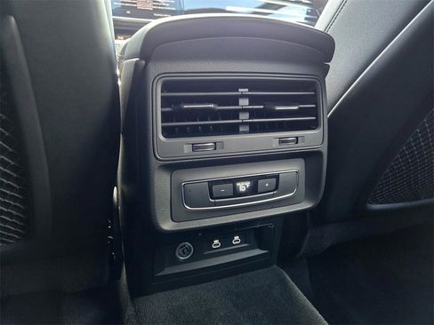 Certified 2025 Audi Q7 3.0T Premium Plus image 11