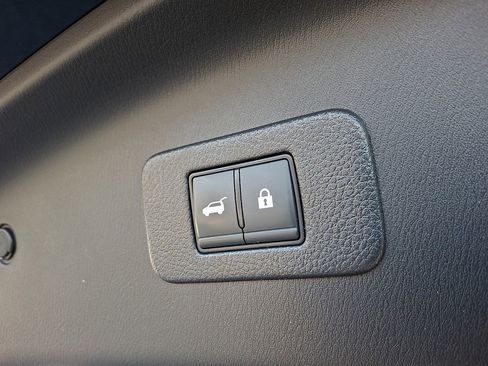 Used 2023 Nissan Armada SL image 33