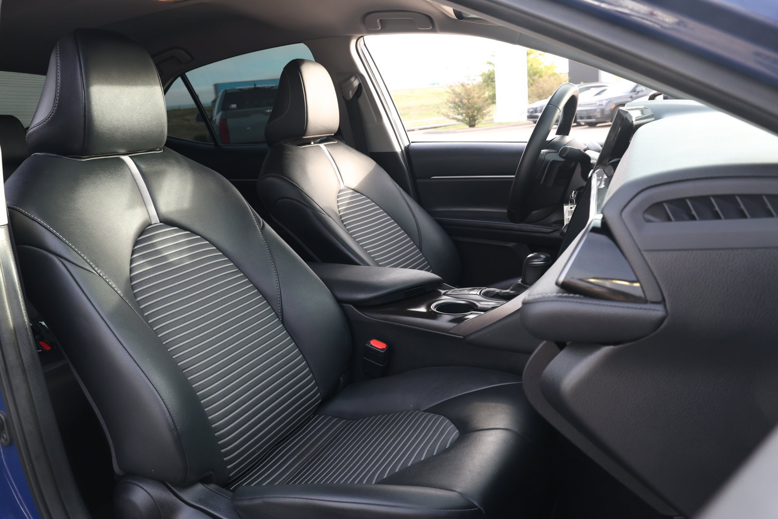 Used 2024 Toyota Camry SE FWD image 27