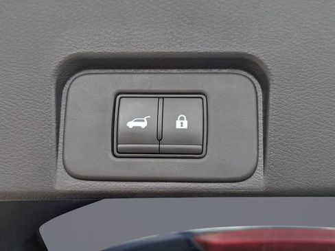 Used 2024 Nissan Rogue SV FWD image 13