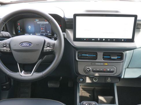Certified 2025 Ford Maverick Lobo AWD/4WD image 25