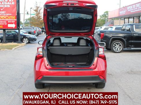 Used 2021 Toyota Prius image 16