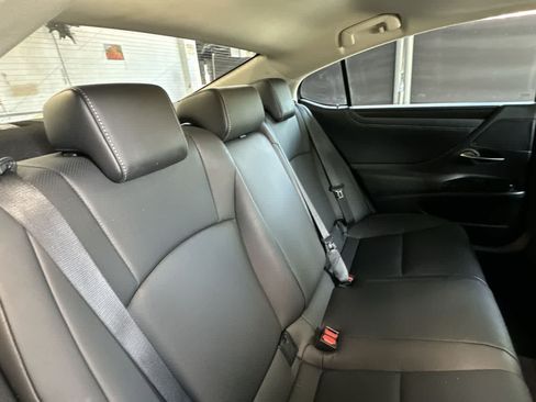 Used 2025 Lexus ES 350 w/ Premium Package FWD image 26