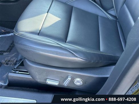 Used 2024 Lincoln Nautilus Premier image 16