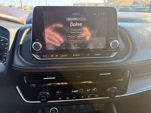 Used 2022 Nissan Rogue SV image 20