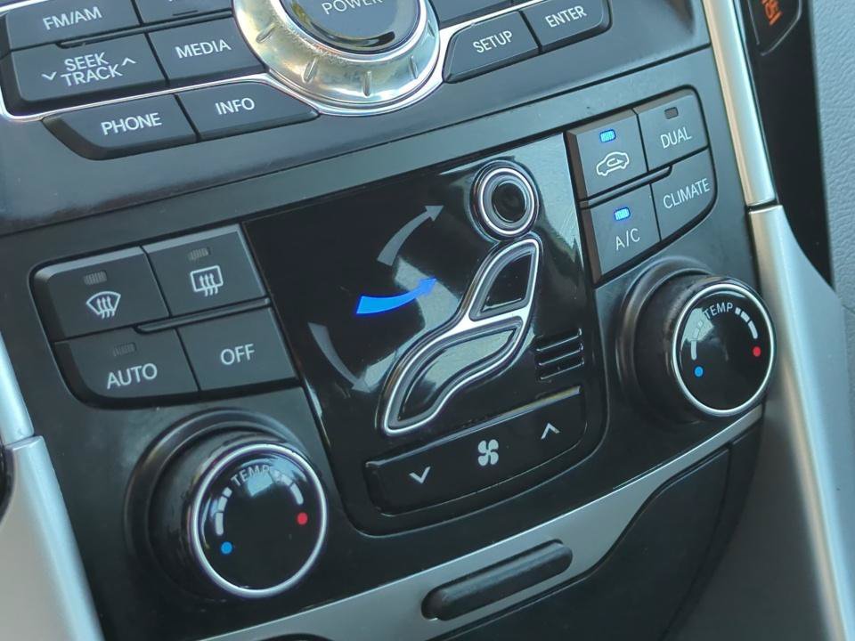 Used 2013 Hyundai Sonata Limited w/ Premium Pkg FWD image 25