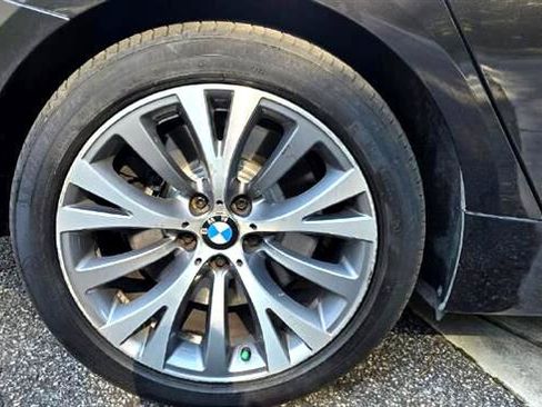 Used 2012 BMW 550i Gran Turismo w/ Driver Assistance Pkg image 35