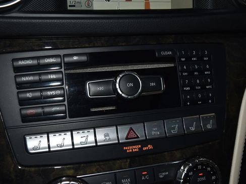 Used 2014 Mercedes-Benz SL 550 image 16