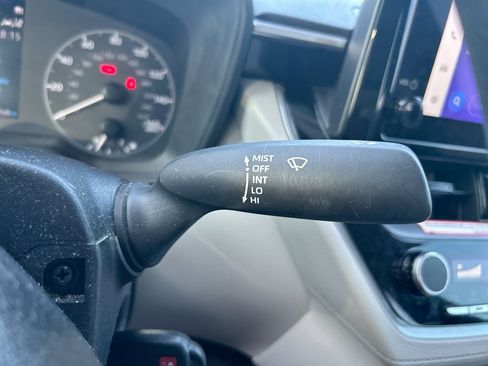 Used 2024 Toyota Corolla Cross L FWD image 17