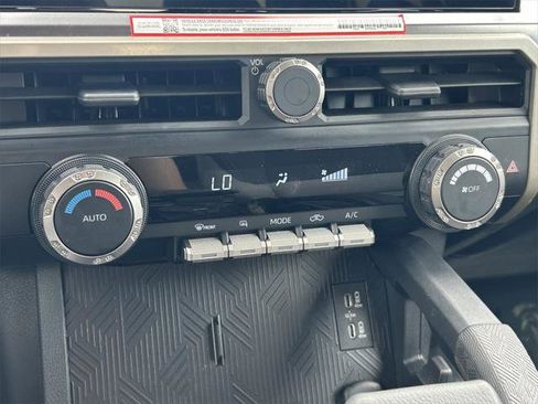 Certified 2024 Toyota Tacoma TRD Off-Road image 33