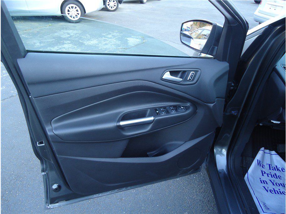 Used 2016 Ford Escape SE w/ SE Leather Comfort Package FWD image 10