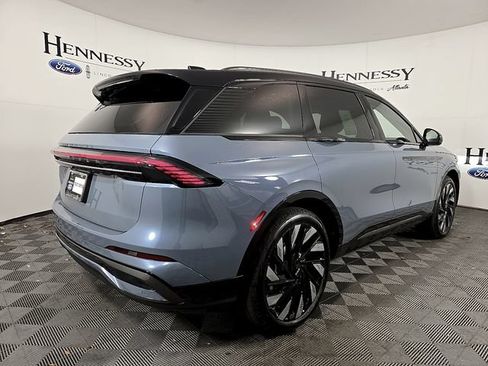 Used 2026 Lincoln Nautilus Reserve w/ Jet Appearance Package AWD/4WD image 4