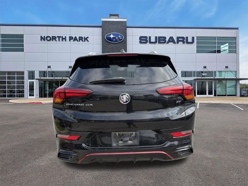 Used 2022 Buick Encore GX Select w/ Sport Touring Package FWD image 4