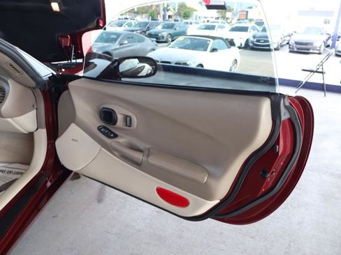 Used 2003 Chevrolet Corvette Coupe w/ Preferred Equipment Group RWD image 32