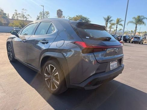 Used 2022 Lexus UX 200 w/ Accessory Package (Z1) FWD image 6