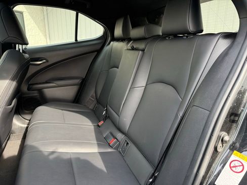 Used 2019 Lexus UX 250h image 17