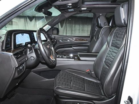 Used 2023 Cadillac Escalade Premium Luxury Platinum AWD/4WD image 44