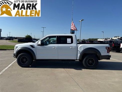 Used 2018 Ford F150 Raptor w/ Equipment Group 802A Luxury AWD/4WD image 3