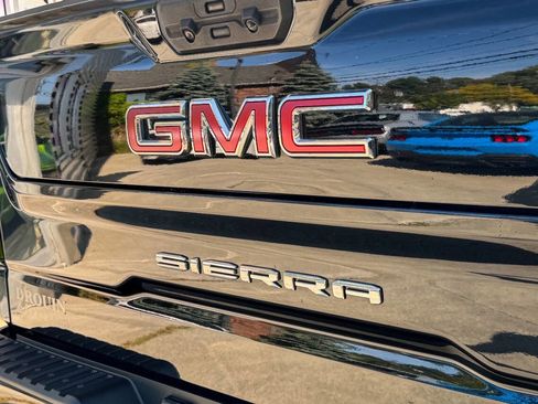 Used 2022 GMC Sierra 1500 AT4 w/ Technology Package image 37