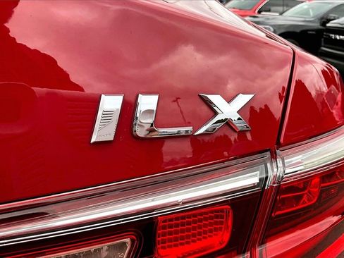 Used 2017 Acura ILX w/ Premium Package image 8