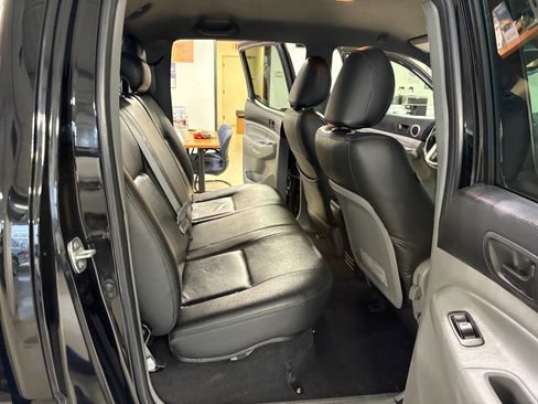 Used 2013 Toyota Tacoma 4x4 Double Cab image 18