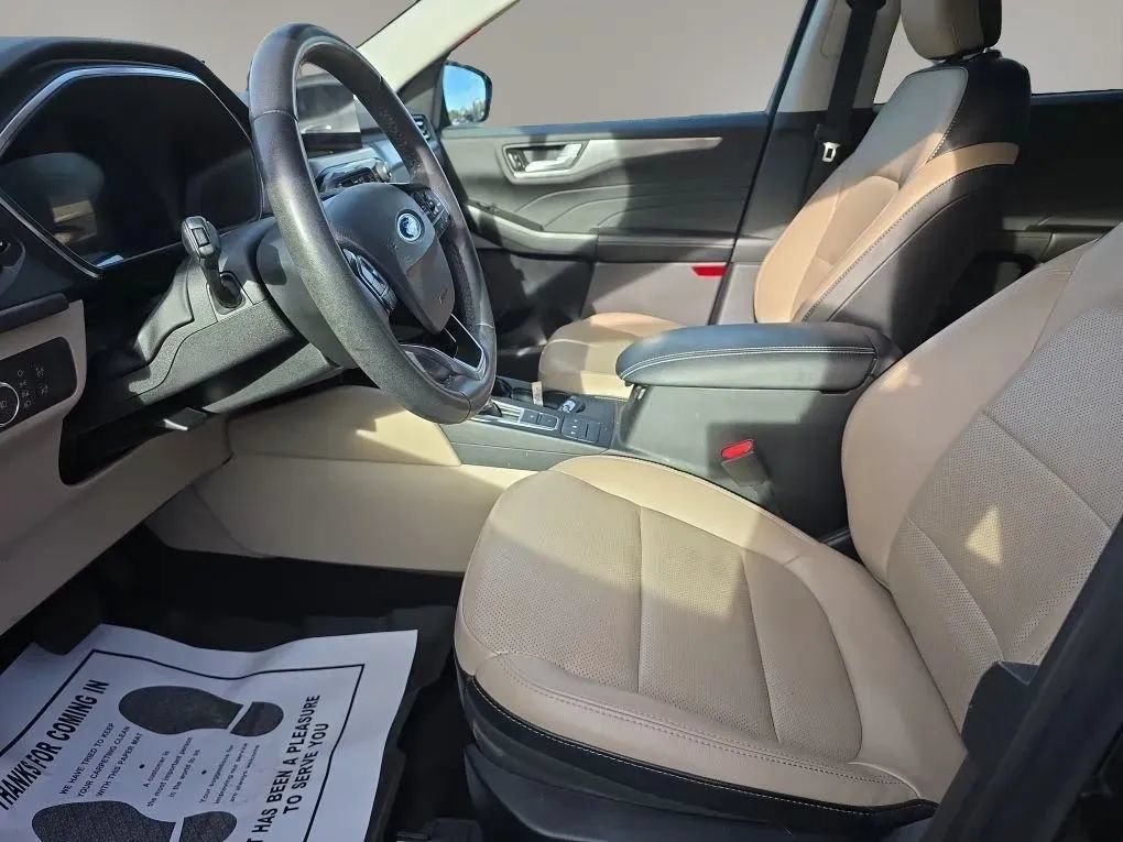 Used 2021 Ford Escape Titanium FWD image 9