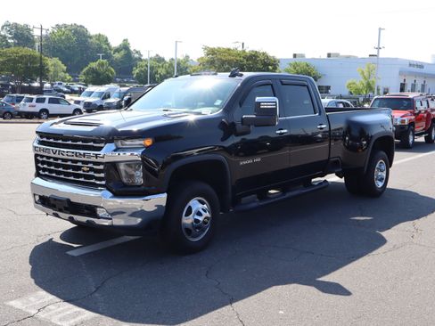 Used 2020 Chevrolet Silverado 3500 LTZ w/ LTZ Plus Package AWD/4WD image 5