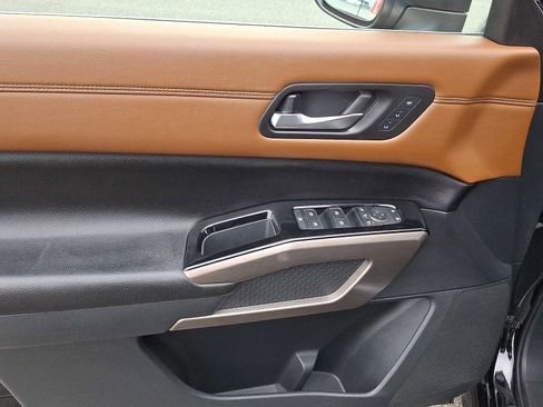 Used 2022 Nissan Pathfinder Platinum w/ Cargo Package image 12