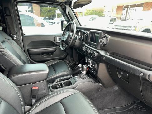 Used 2020 Jeep Gladiator Sport w/ Quick Order Package 24S image 13