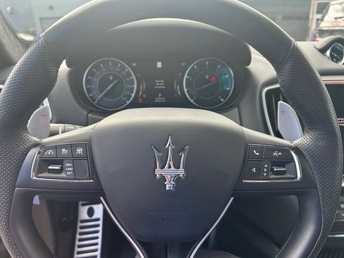 Used 2022 Maserati Ghibli Modena Q4 AWD/4WD image 15